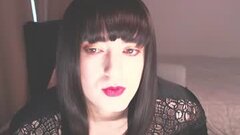 mia_wallase